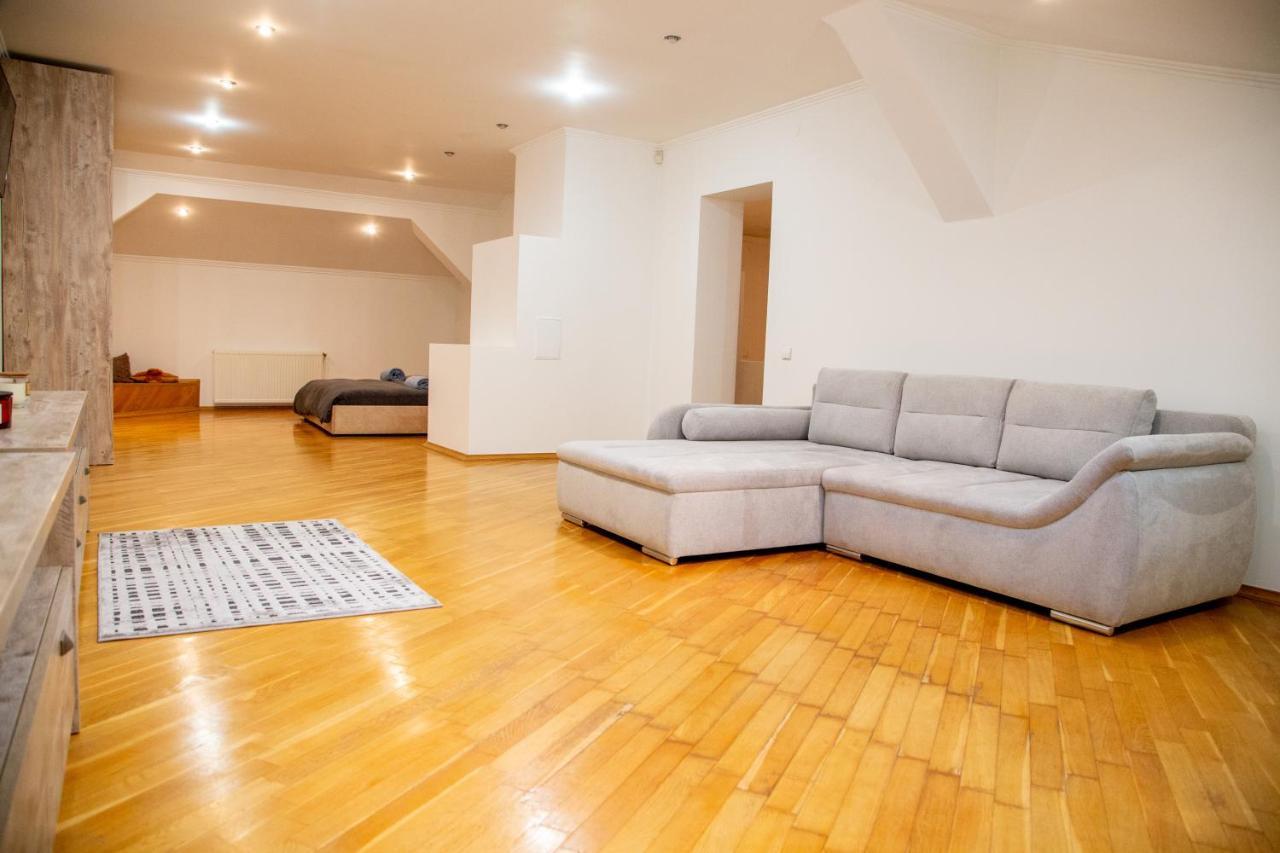 Apartment Kostyushka Lviv Ngoại thất bức ảnh